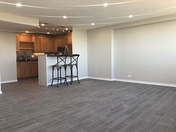 5th image of 3950 N Lake Shore Dr APT 1705A