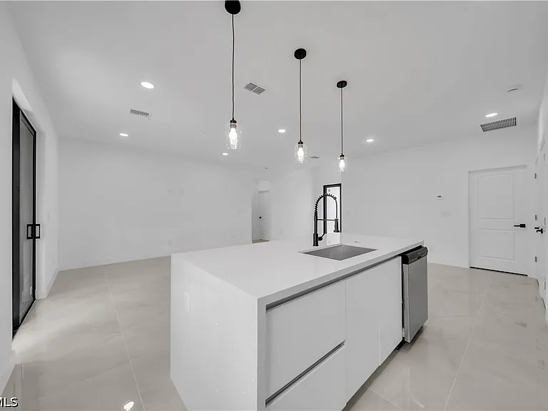 2509 50th St W — Photo 15