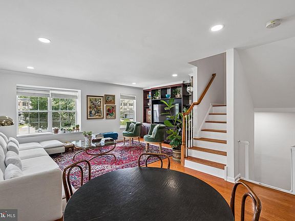 4th image of 441 Dorchester Dr