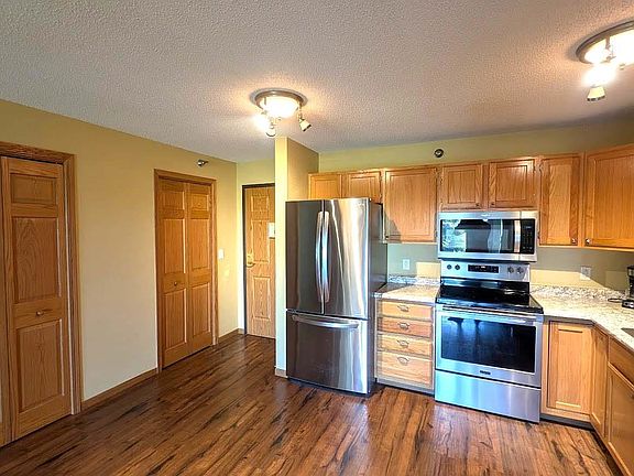 4th image of 1900 4th Ave SW APT 228