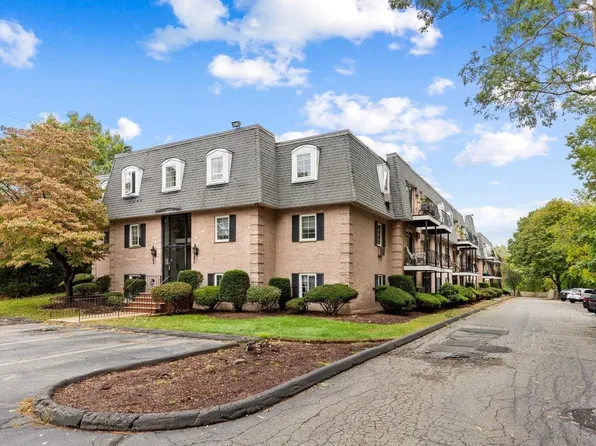500 Northshore Rd APT 6C, Peabody, MA 01960
