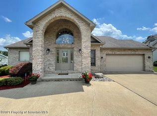925 Katherine Dr, Jessup, PA 18434