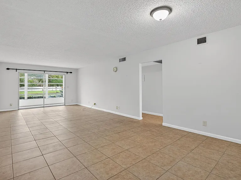 2501 Antigua Ter #D1 — Photo 7