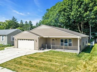 302 Graham St, Racine, WI 53405