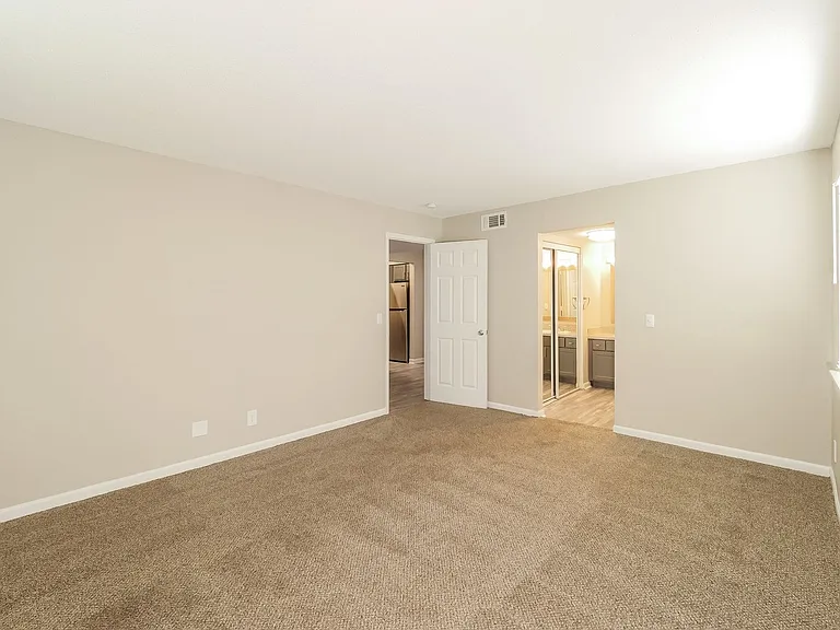 Hunters Glen Apartments — Photo 60