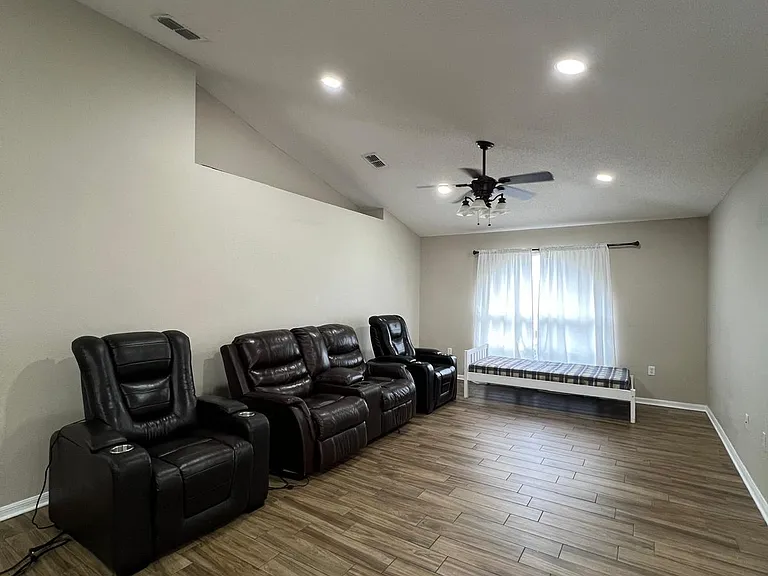 3673 Wellington Pl — Photo 24
