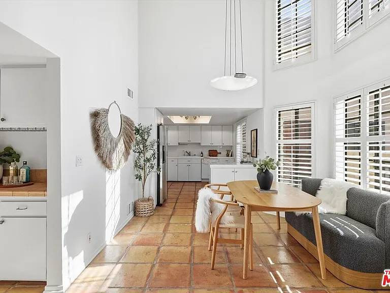 12321 Ocean Park Blvd #18 — Photo 7