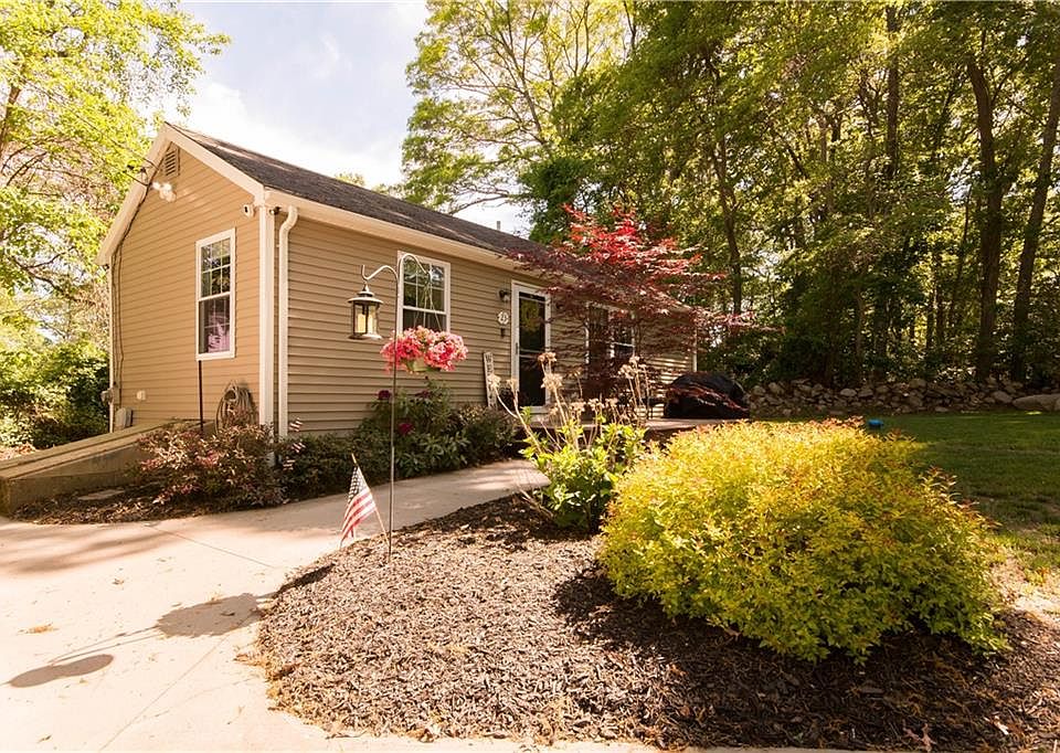 23 Willow St, Tiverton, RI 02878 Zillow