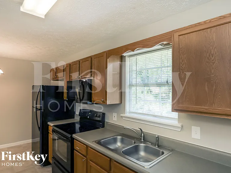 88 Ravenwood Ln — Photo 5