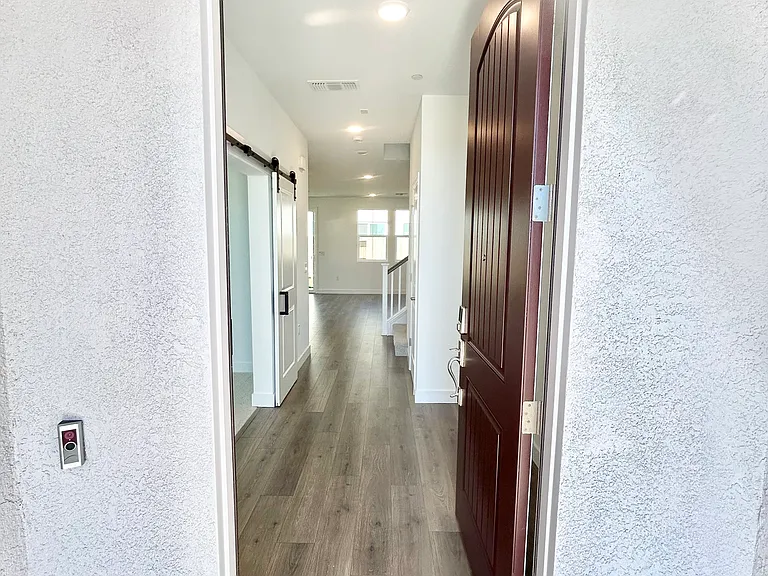 339 Glass Beach Dr — Photo 3