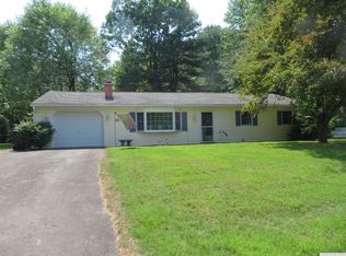 16 Robin Rd, Kinderhook, NY 12106