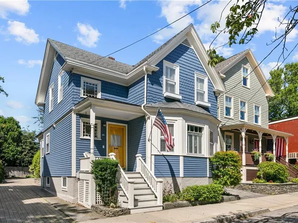 42 3rd St, Newport, RI 02840
