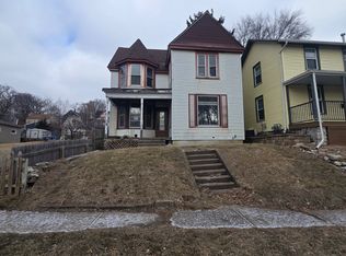 1928 E 11th St, Davenport, IA