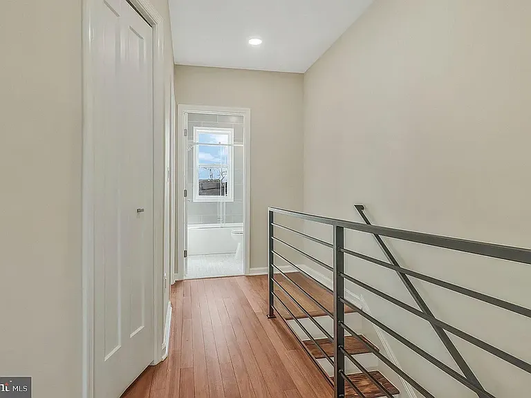 444 Kenyon St NW — Photo 17