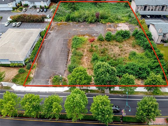 2nd image of 4202 Bridgeport Way W