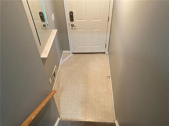 3rd image of 3033 Ironwood Cir