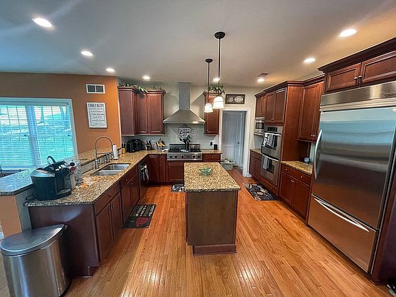 5th image of 6165 Holly Ct
