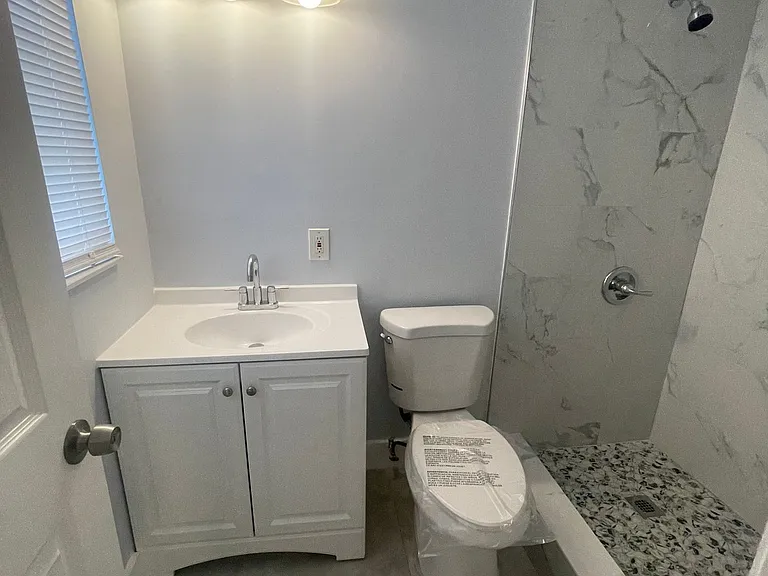 780 NE 46th Ct — Photo 9