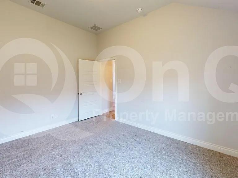 2401 Robin Way — Photo 13