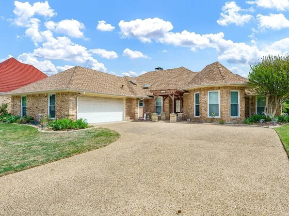 2705 Oak Point Dr, Garland, TX 75044