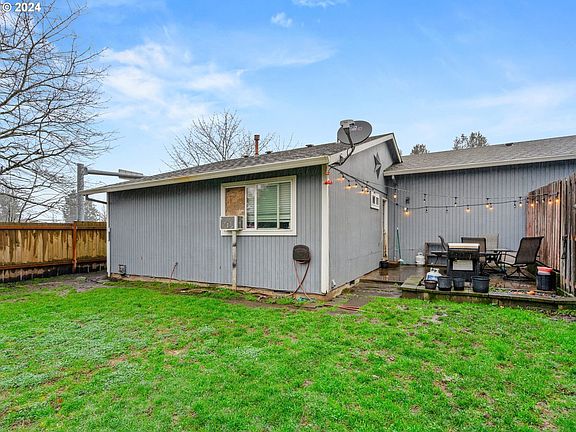 2nd image of 3308 SE 11th St