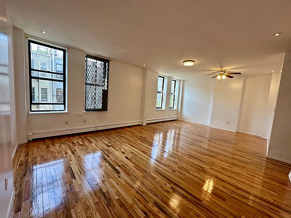 5th image of 924 Hancock St #4B