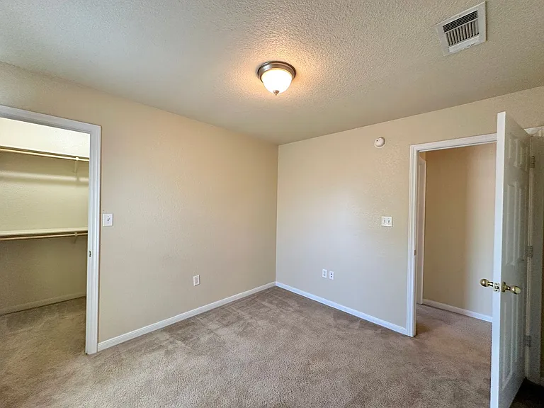 4300 Elms Run Cir — Photo 16