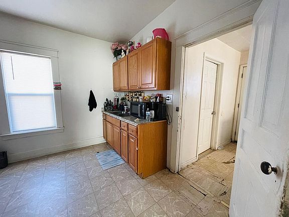 5th image of 346 N Mirage Avenue