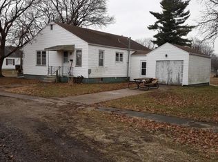 320 South St, Fairview, IL 61432