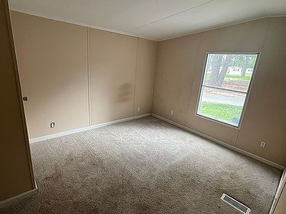 3rd image of 4341 Pinewood Dr