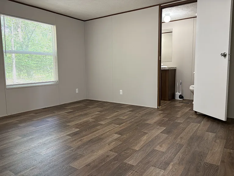 237 Laurel Ln #23 — Photo 6