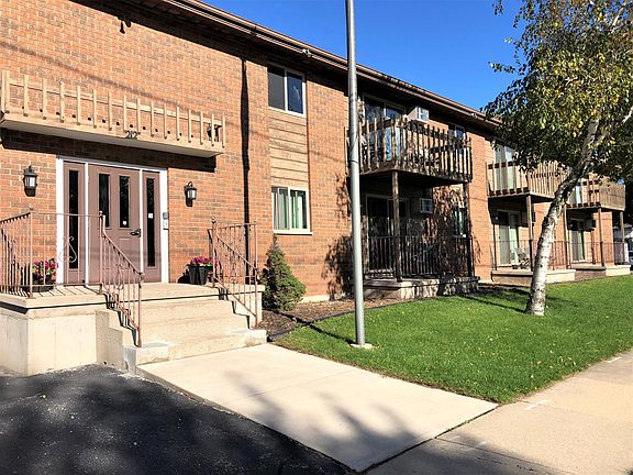 2nd image of 212 E Doty Ave
