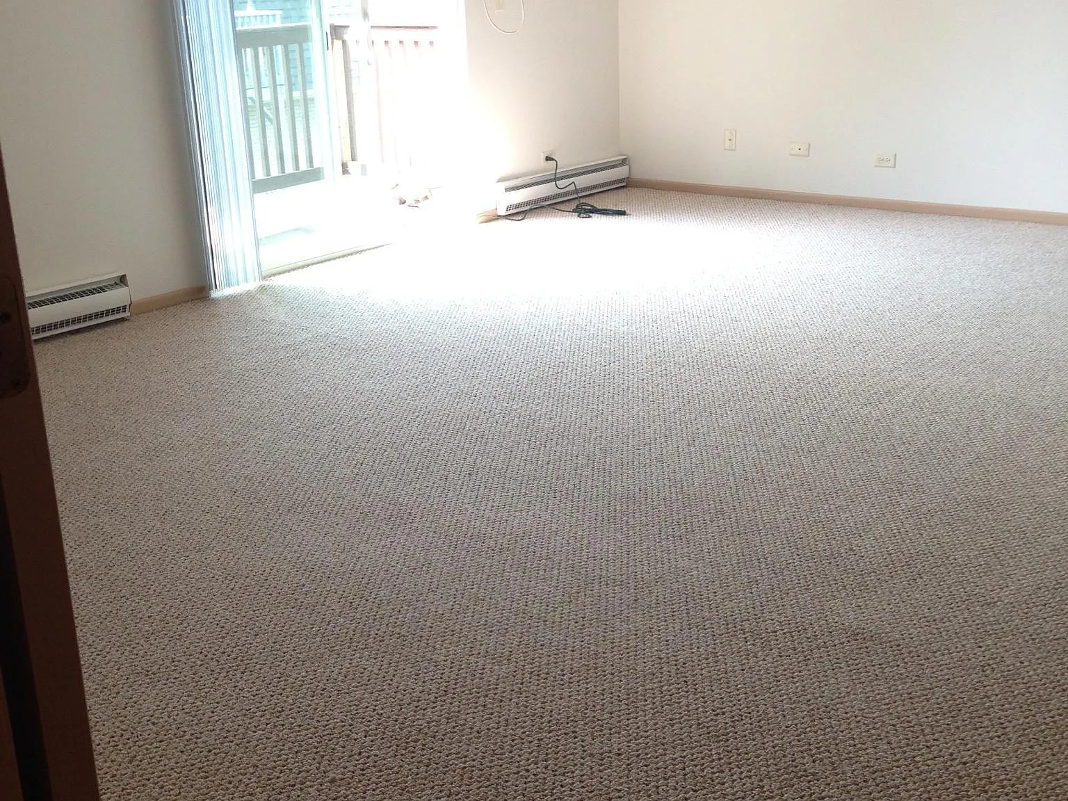 2 bed, 1000 sqft, $1,350 — Photo 2