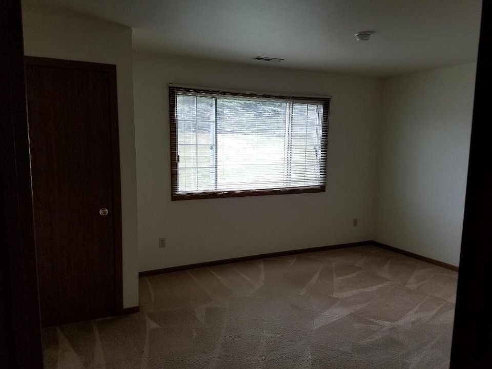 2nd image of S76W16906 Gregory Dr