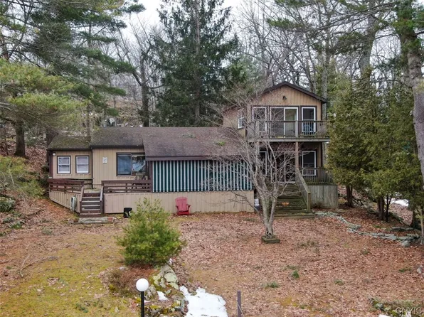 48064 Ridge Ave, Wellesley Island, NY 13640