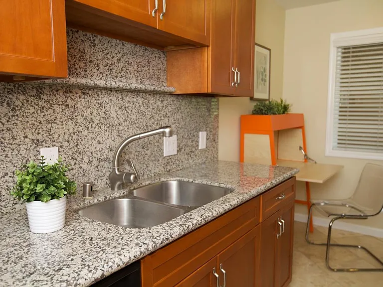 Revey Villa — Photo 6