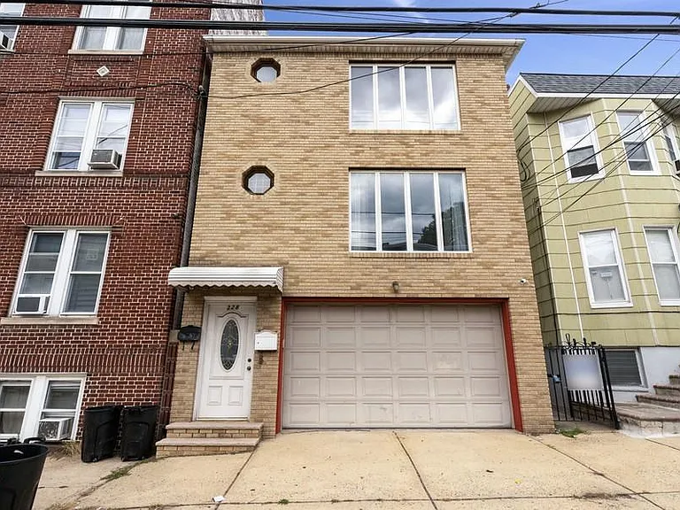 228 Beacon Ave — Photo 1