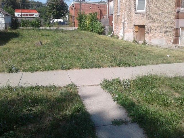2nd image of 6136 S Justine St