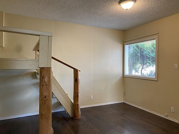 4th image of 216 N Gold St APT 4