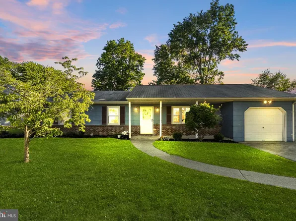 11 Misty Morn Ln, Ewing, NJ 08638