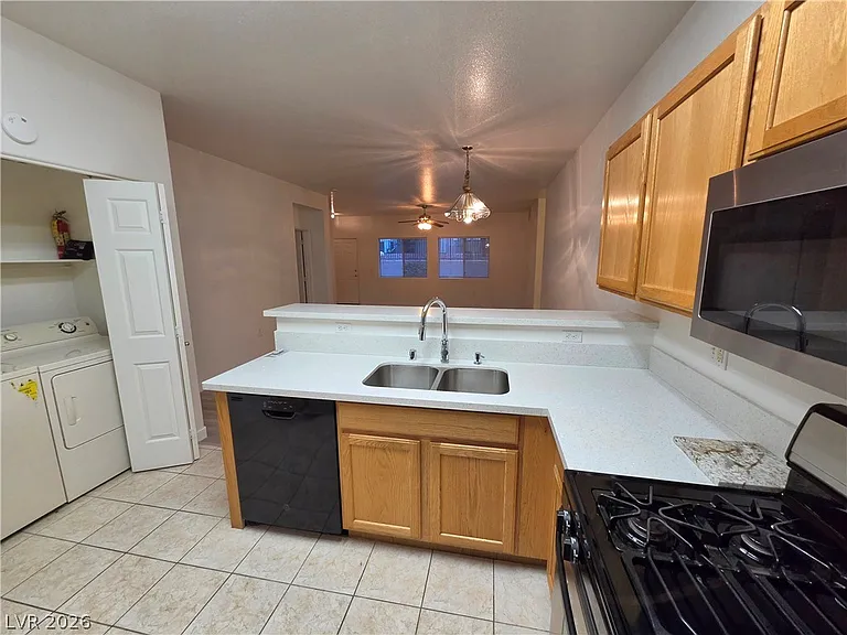 2053 Quarry Ridge St #103 — Photo 9