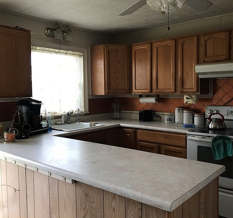 2nd image of 2104 N Torrance Ave