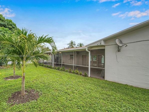 21060 NE 18th Ct, Miami, FL 33179