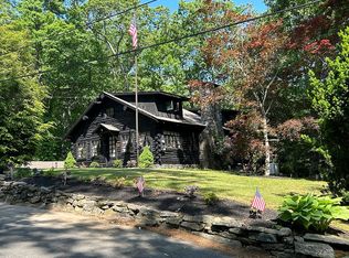 10 Cedar St, Chester, CT 06412