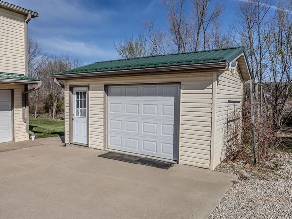 26927 Stunning Dr, Laquey, MO 65534