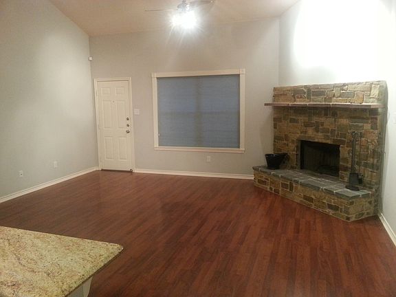 4th image of 4914 Park Land Dr