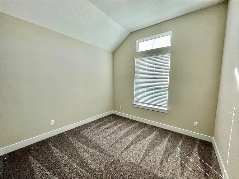 1117 Kerrwood Way — Photo 16