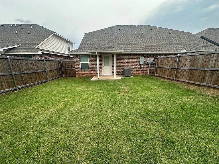 10814 NW 119th Pl — Photo 35