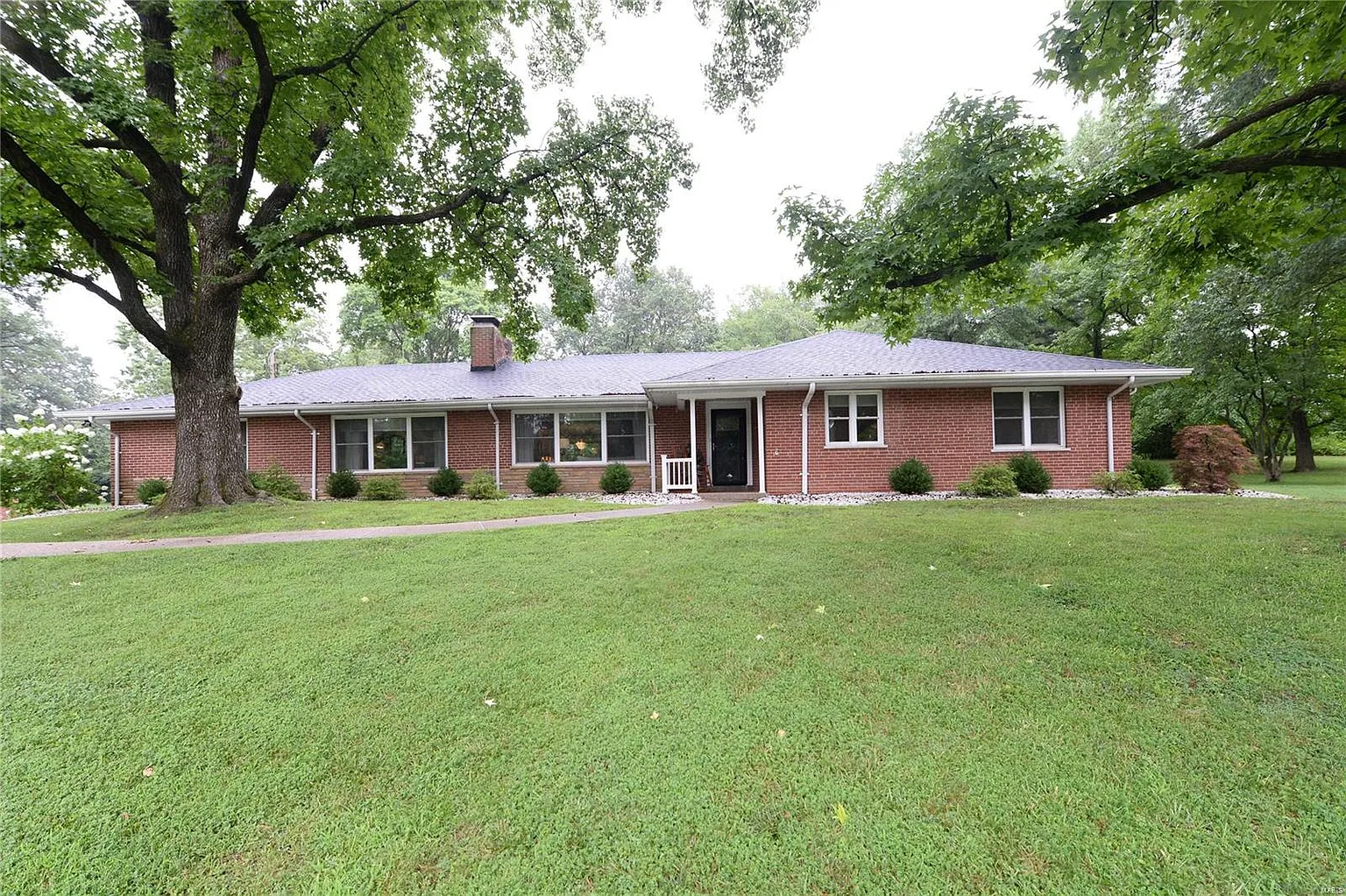 11 Ladue Crest Ln photo 1