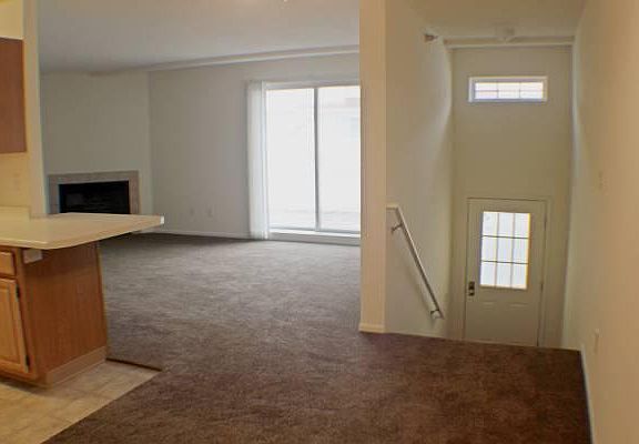 The Brittanys Townhomes Entry w/out Bump-out Window